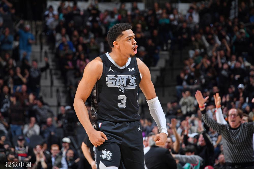 这位备受瞩 这位备受瞩